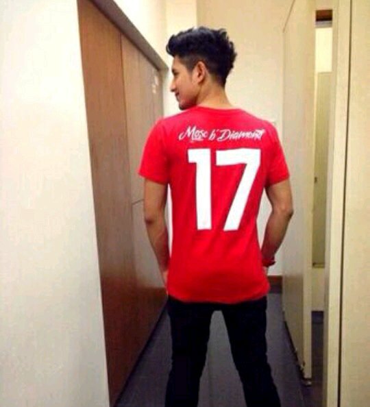 nayla93333744's profile picture. I love Allah || I love family