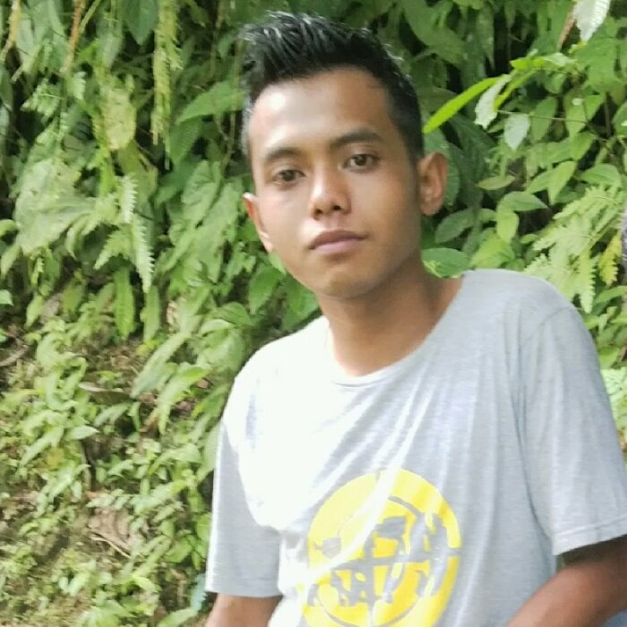 Aku enggak pernah peduli orang bilang apa yang penting aku bahagia