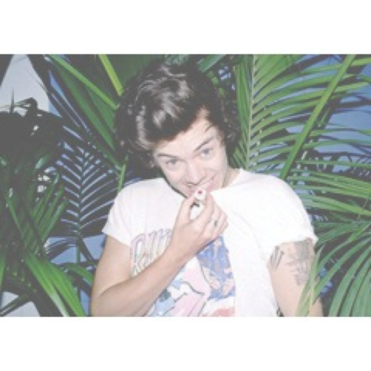 PLEASE FOLLOW @crowninglirry SHES SO CLOSE TO HER GOAL