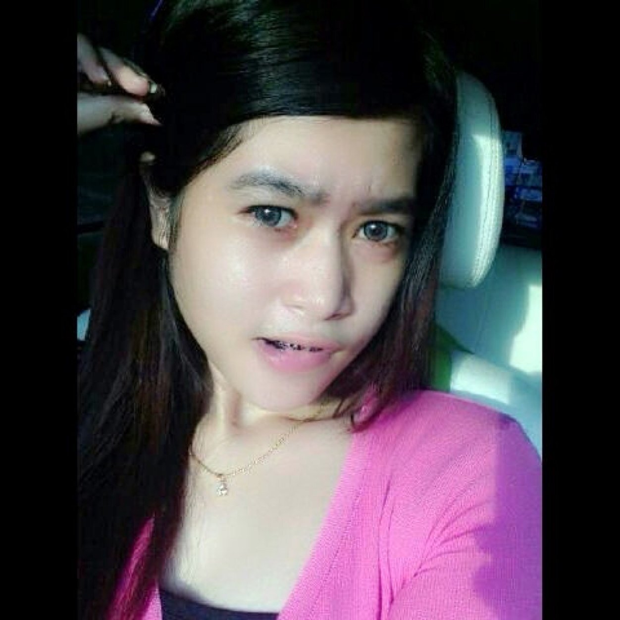 IG : @dewipuspitaari
