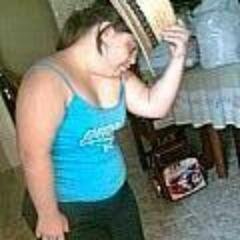 eu sou a uma pessoa simples e úmilde e sou uma pessoa muita alegre e risonha  quê eu gosto de jogar bola mexer notebook e também mexer celular o tempo todo