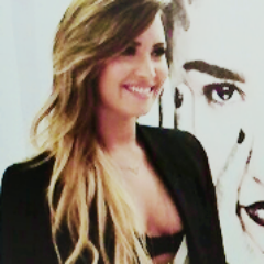 '' Viva pra ser feliz , não para agradar os outros '' @ddlovato ♡