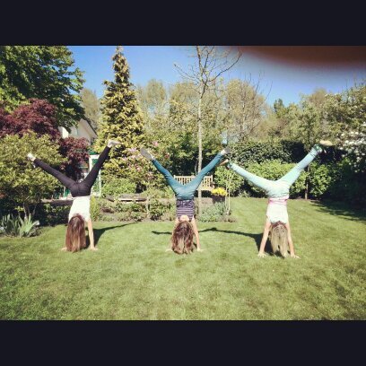 FlowerrrPowerr's profile picture. 