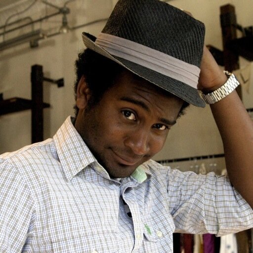 Actor de Teatro y Televisión. Disfrute la vida porque es la única.