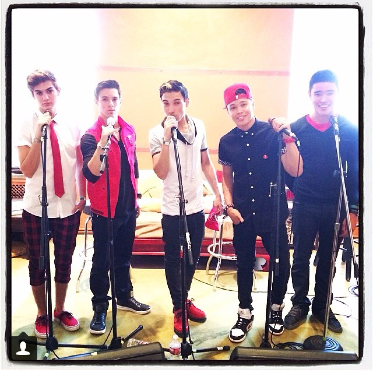 IM5isSexy's profile picture. 4/5