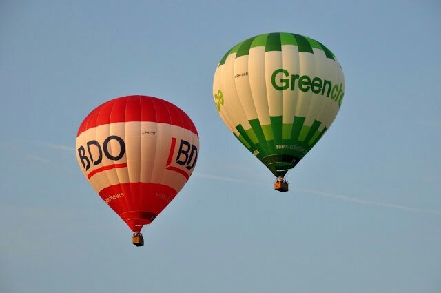 Ballonvaarten voor particulieren en bedrijven, ballonvaart, ballonvaren, ballonvaart, bedrijfsreclame, airvertising, operationeel beheer bedrijfsballonnen