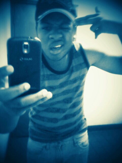 God first then the rest. I'm a singer / song writer / and 20 yrs old Senior c/o 2012.  #f4e is my MOTTO !