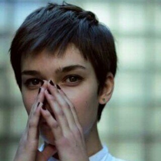 Daughter of a great mum fighting alzheimer's disease
إبنة لأم عظيمة تحارب مرض ألزهايمر
- حتى تُحكى . . .