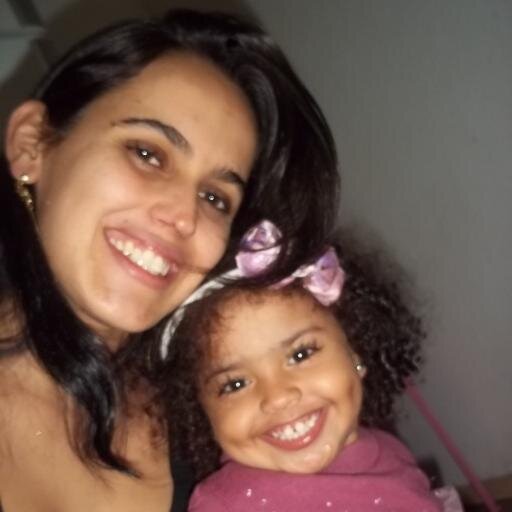Professora de História e dos pequenos, COLORADA de coração, muito apaixonada e  MAMÃE da GABRIELLA!!