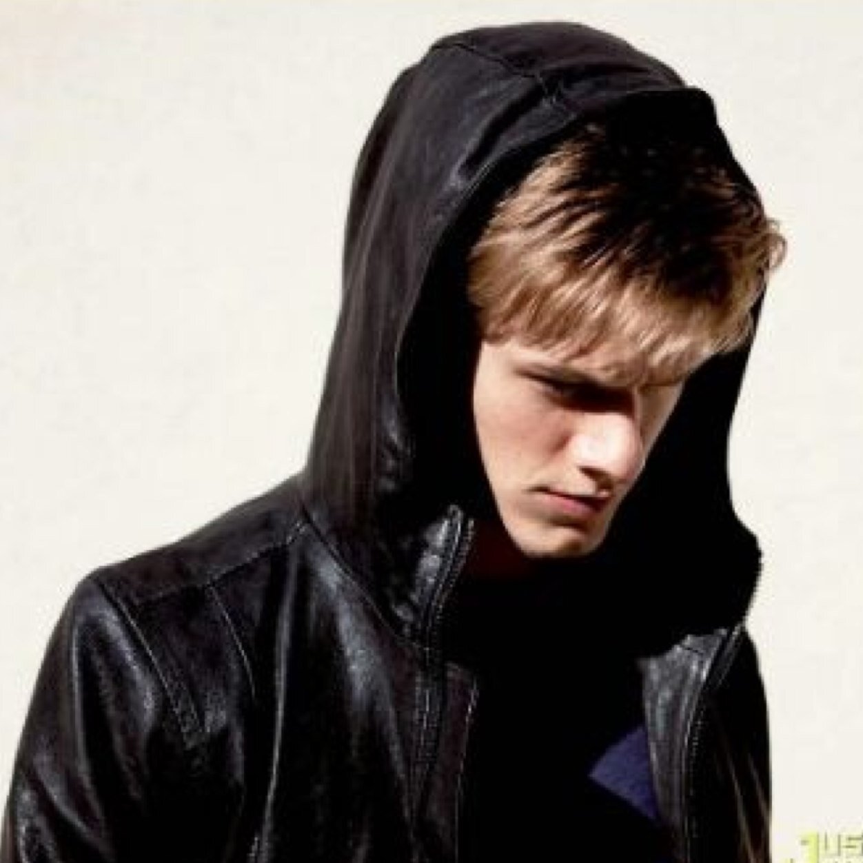 InsaneReacher's profile picture. I've always been bigger than everyone so my teacher used to tell me to count to ten when I was angry, this one time I've counted way past ten.