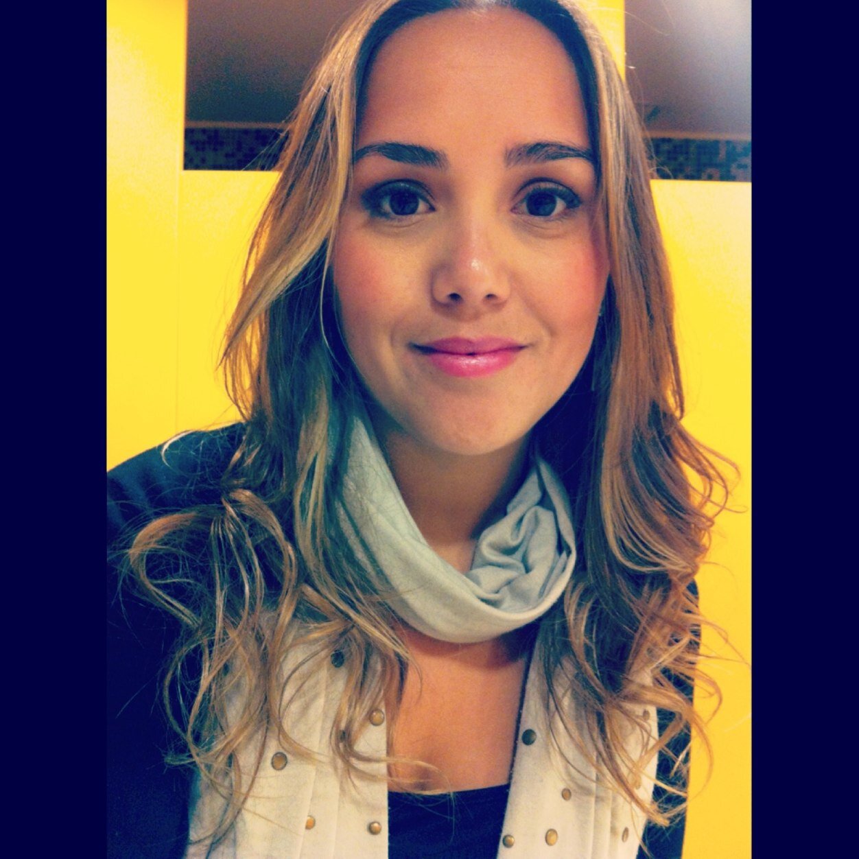 LaBarAntonella's profile picture. Mamá de Max&Ame, esposa de Jor y Periodista. Corresponsal de T13. El Salvador de Atacama, Chile. Amante de la vida en la soledad y en la compañía. DogLover.