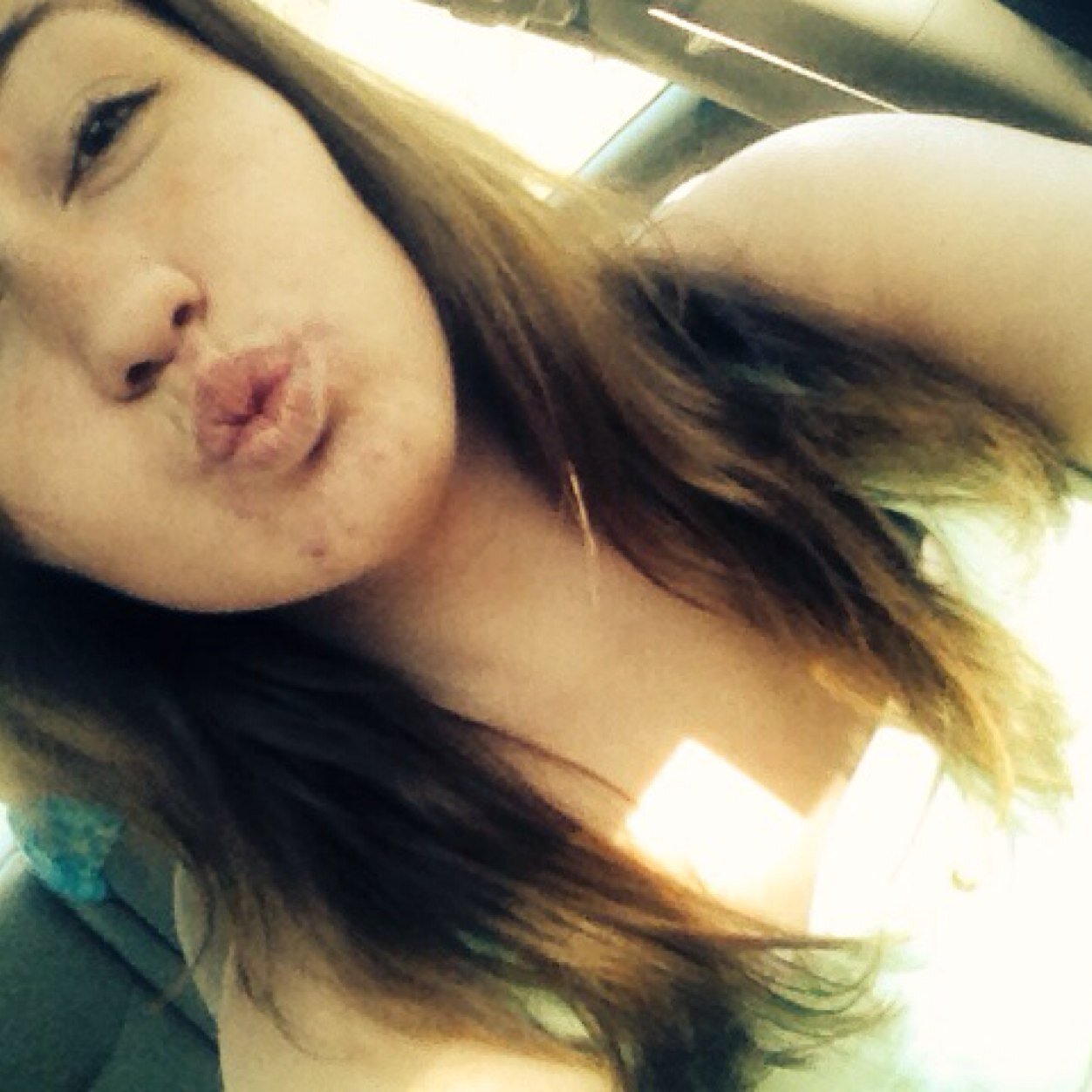 Brooke. 18. Single.