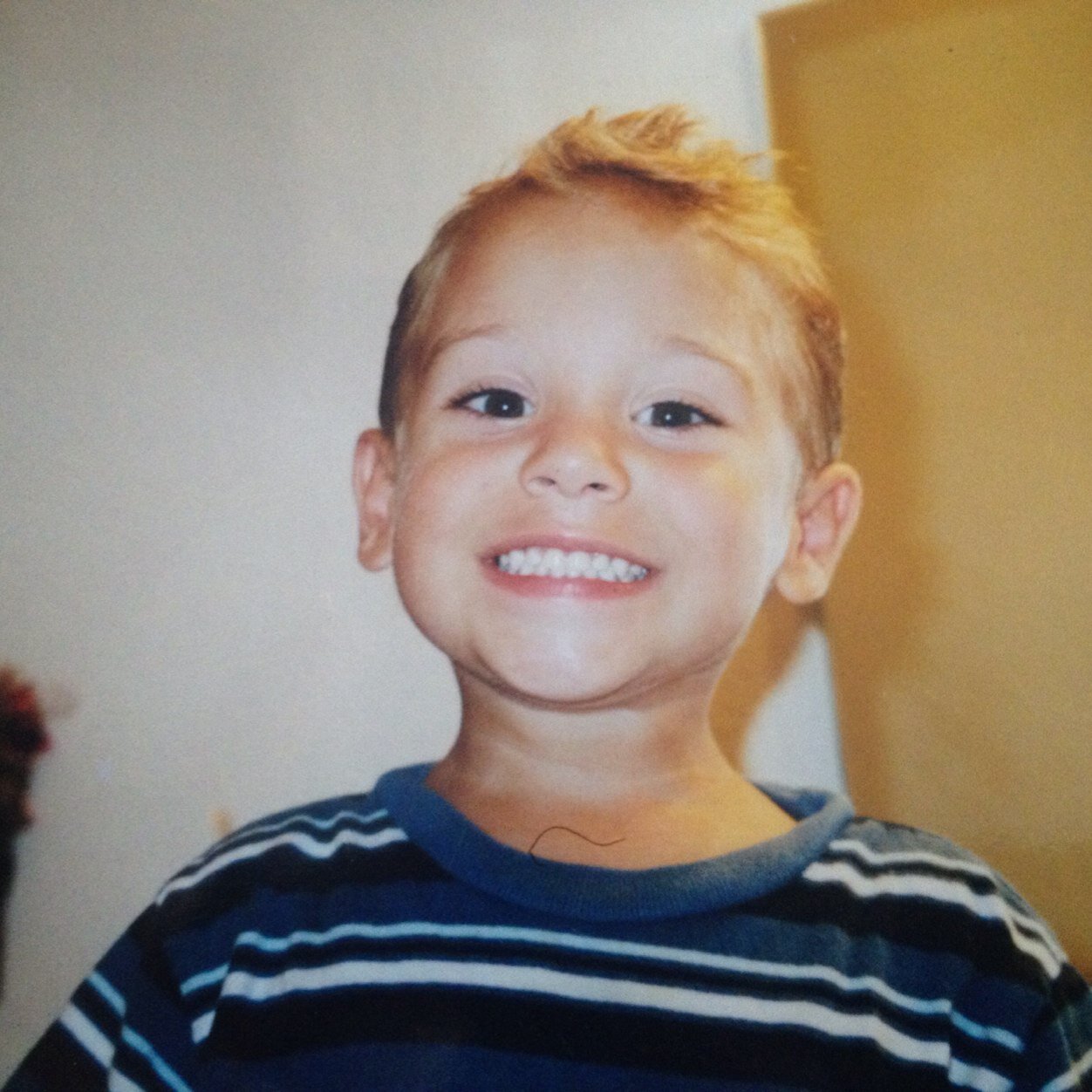 Hi my names Cam i think im pretty cool. I wanna get to 50k just because so lets do this.