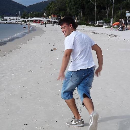 Vejo coisas feitas pra correr e tantas pra deixa pra traz....