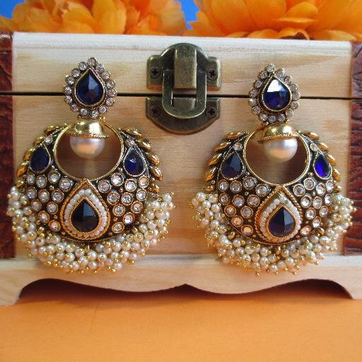 Merry Monde as a high end brand offers you all sorts elegant, ethnic, traditional and trendiest jewellery. 
Visit us at http://t.co/pdzKF5e7Nx