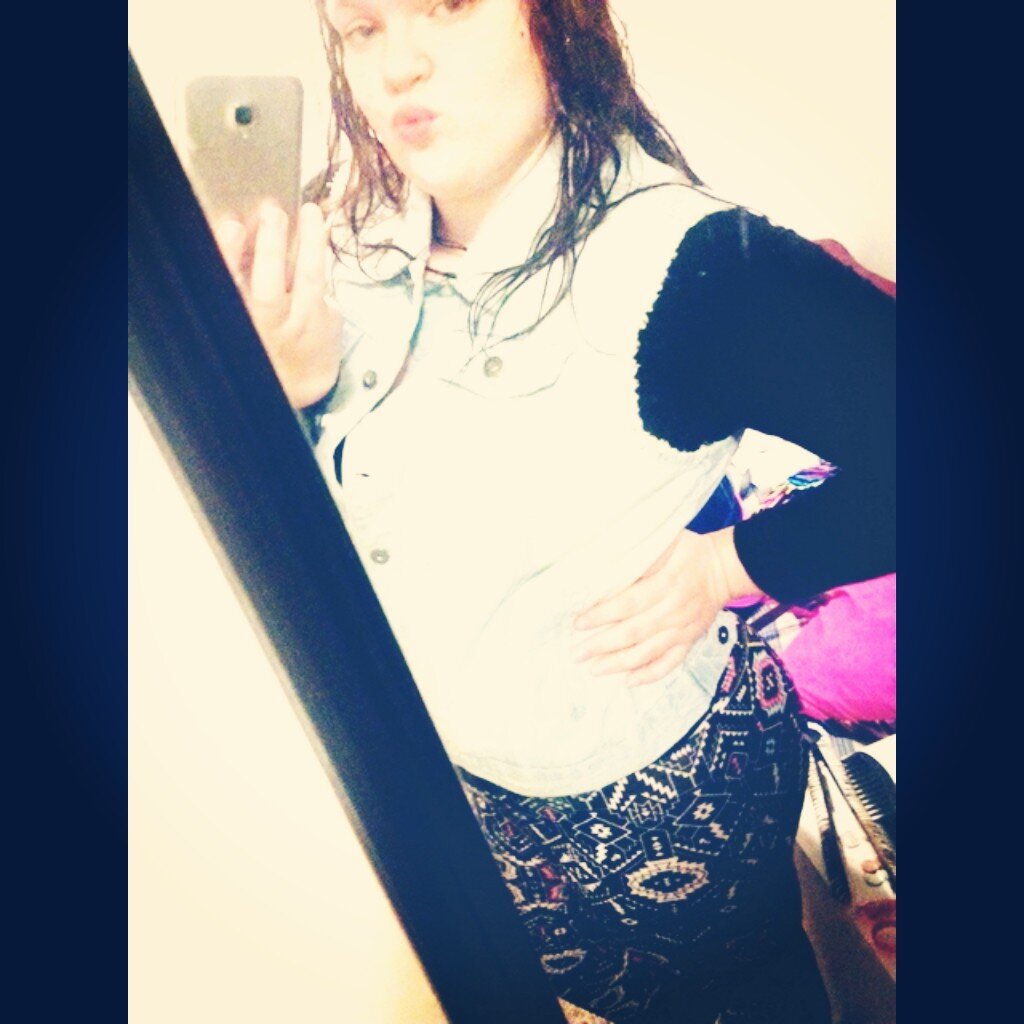 Im Bhadd Asff ' (( : Freakk At Nightt , Im BTA (( : DM Iff Yuu Wannaa Knoee Moree . . Follow Me &' Ill Follow Backk (( :