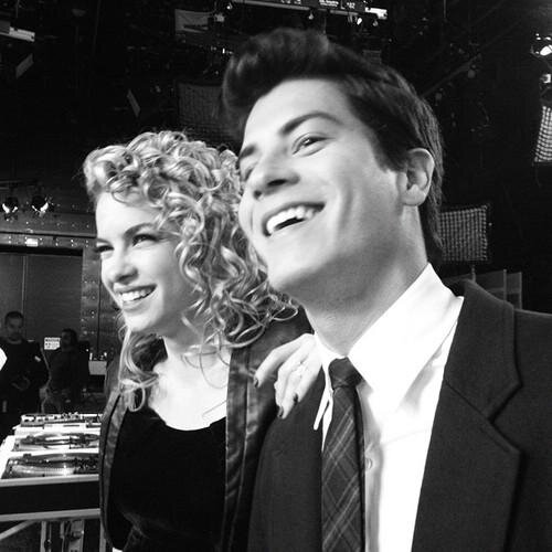 Eu vou te amar até o fim do mundo. Mesmo sabendo que é impossivel te conhecer.... @Lua_Blanco