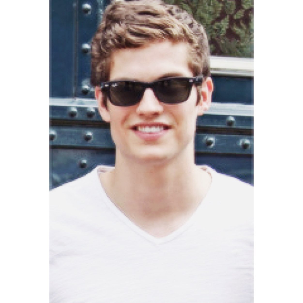 BenCourtFE's profile picture. Who said good boys never got the girls?