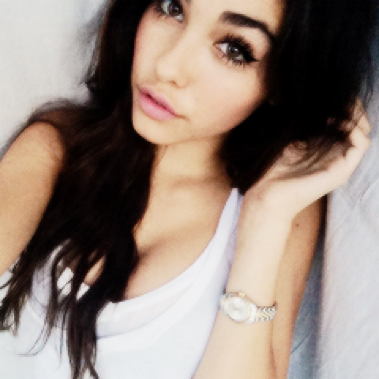 {{Alana||20||Taken @NathanHoward_HL I Love Him}} Love to sing, love all my siblings.... {{Roleplay}}