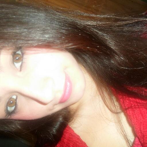 Eu erro. Perco a paciência e me estresso facilmente. Choro por besteira e dou risada do nada.https://t.co/EVCmtRws4k
            Skype-djuliana112