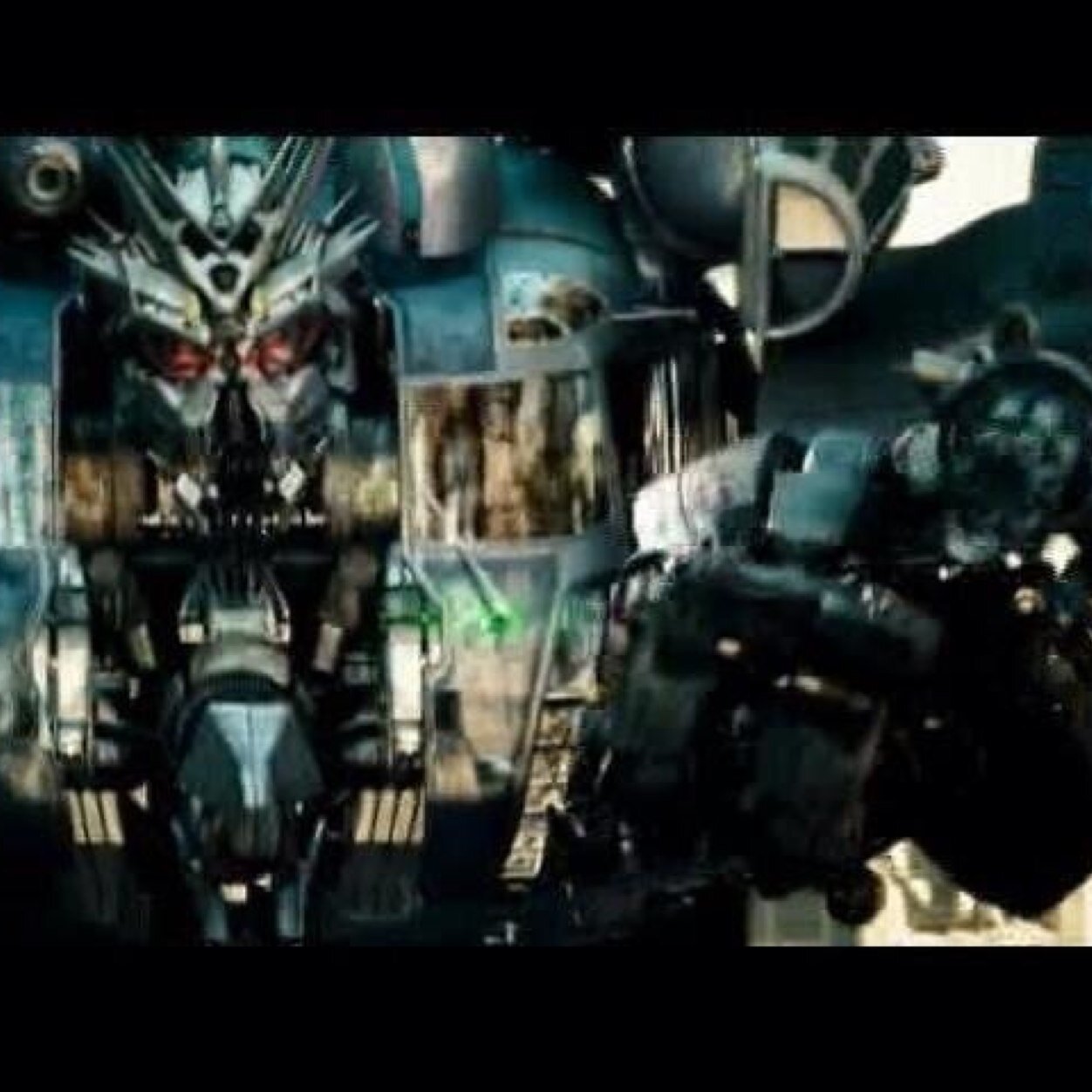 I make my living as a decepticon! Loyal to lord mehatron! Mate: @Nyx25570077