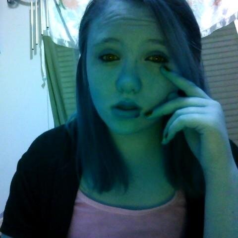 love youtube,makeup,shopping,the walking dead,daryl Dixon,haveing fun,sofeball,football,daishawn Thomas my boy friend 3