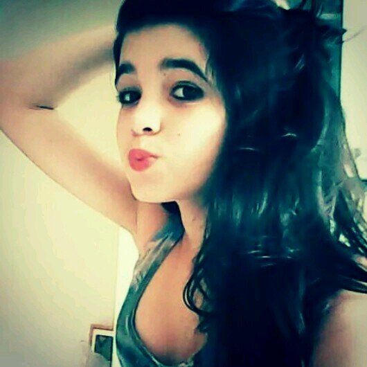 '' Eu nao me vejo sem vc, so nao demora a Perceber , o tempo voa , o dia passa e esse amor acaba !! (8' ♥