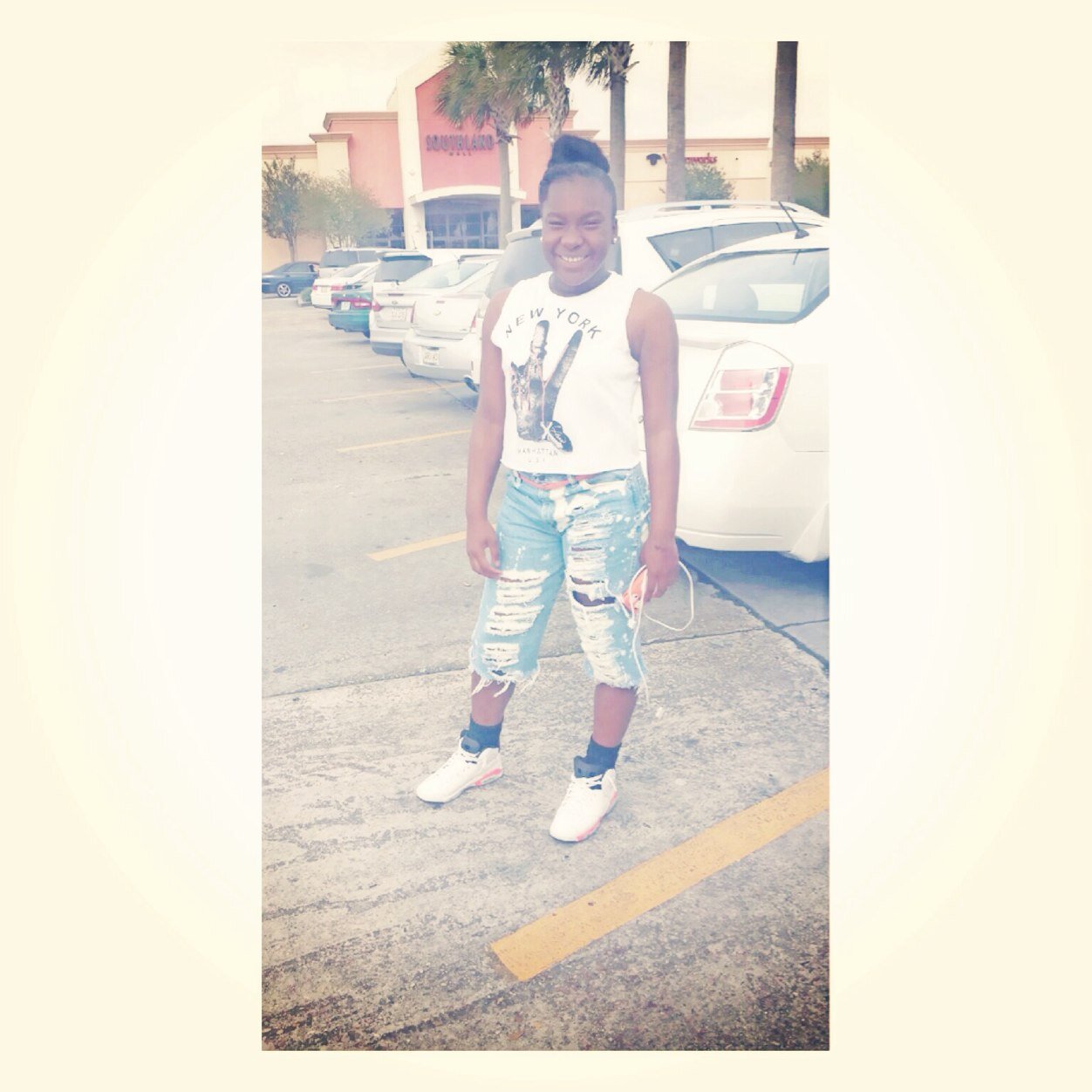 my R O D loves me . yall follow me @_jadenann