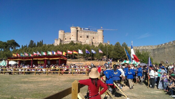 realknightclub's profile picture. The best site for medieval whup-ass on twitter