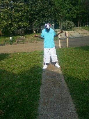 Recording Artist From Jackson Ms ... booking info: ynswagbeenon10@gmail.com .. no Games .. just Gain ..