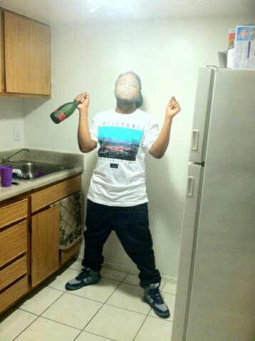 LTM BadAzz ,Ball ,Diamond ,D.A ,Soda .. #FreeGradd #FreeHollyG #FreeTeddy ..S/o too my set..