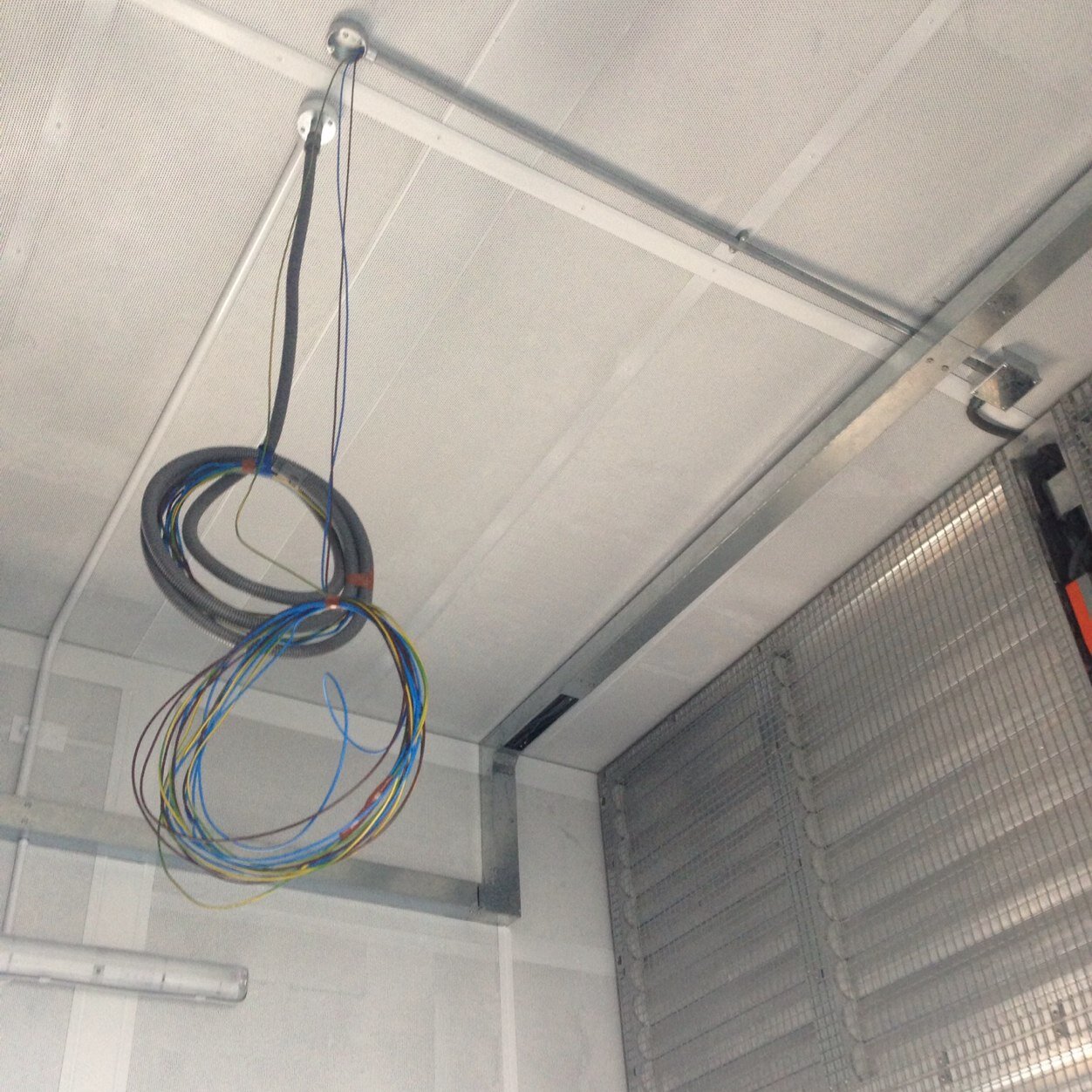 Lee Anthony Bevan,proprietor for all your electrical installation requirements,domestic,commercial and industrial.Certification,test and inspecting. 07427685743