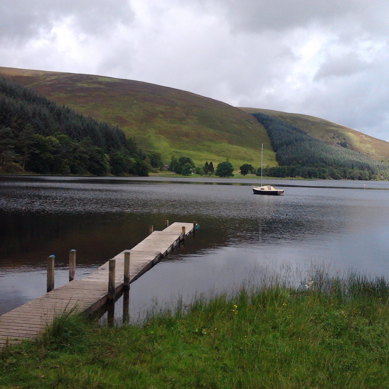 Walker and lover of wild places, solitude, poetry and red wine.