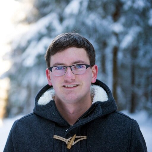 Visual Marketing Designer, Multimedia Marketing Student, Climbing Safety Trainer and Traveler from Germany and Norway