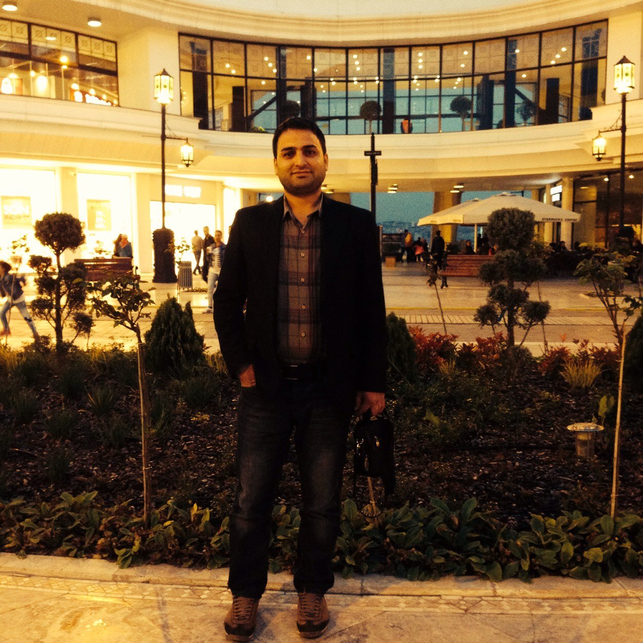 halilkurt027's profile picture. 