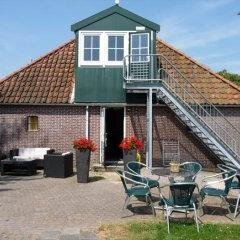 Groepsaccommodatie & familieboerderij Jelle's Plak op TERSCHELLING. Negen 2-persoonskamers met eigen sanitair. 0562-442585 / 06-22196260 info@jellesplak.nl