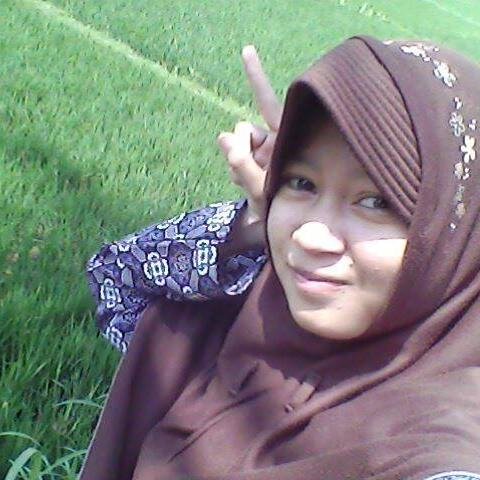 santi_watirahma's profile picture. tidak akan pernah bersedih dan menyerah jika msalah datang..