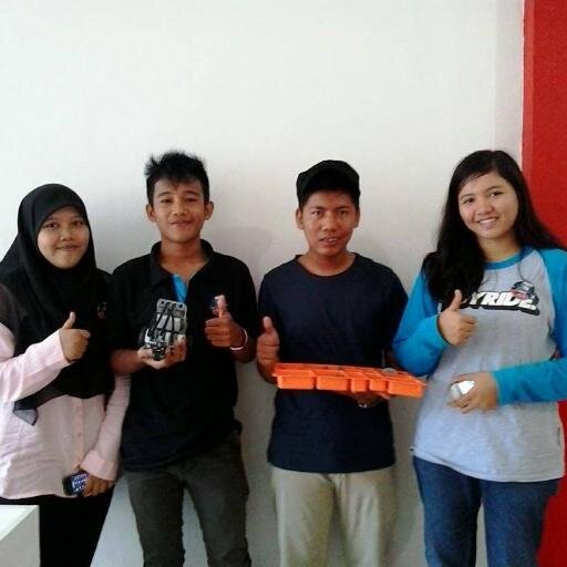 EXPOST Band janji bakalan buat panggung tahun depan di upi convention center HEBOH ! Tersinggung? Call me :p