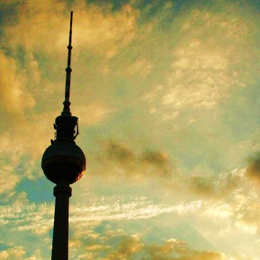 entwicklungsstadt.de dokumentiert und diskutiert die städtebauliche und gesellschaftliche Entwicklung der Bundeshauptstadt Berlin im angehenden 21. Jahrhundert.