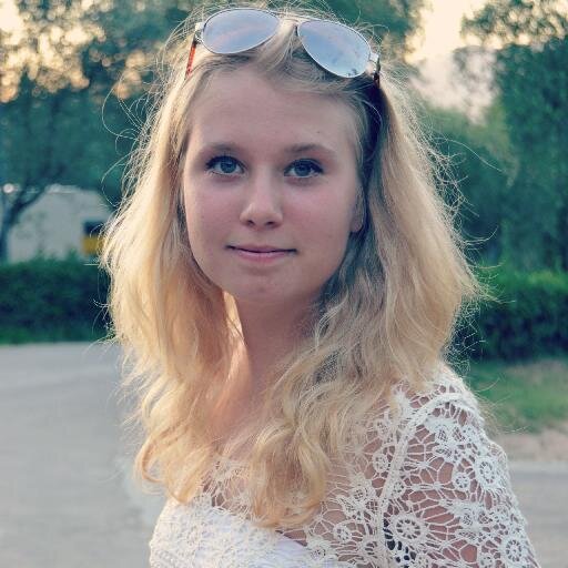 Hello swedish 18 year old girl here!

 I love 1d 5sos, oitnb, the l word, a whole lot of youtubers and a lot more!