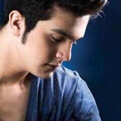 ´´O amor é a única flor que desabrocha sem a ajuda das estações.``
Khalil Gibran

Pres: Rafael  Seguido pelo @LuanSantana dia:28/05/2011