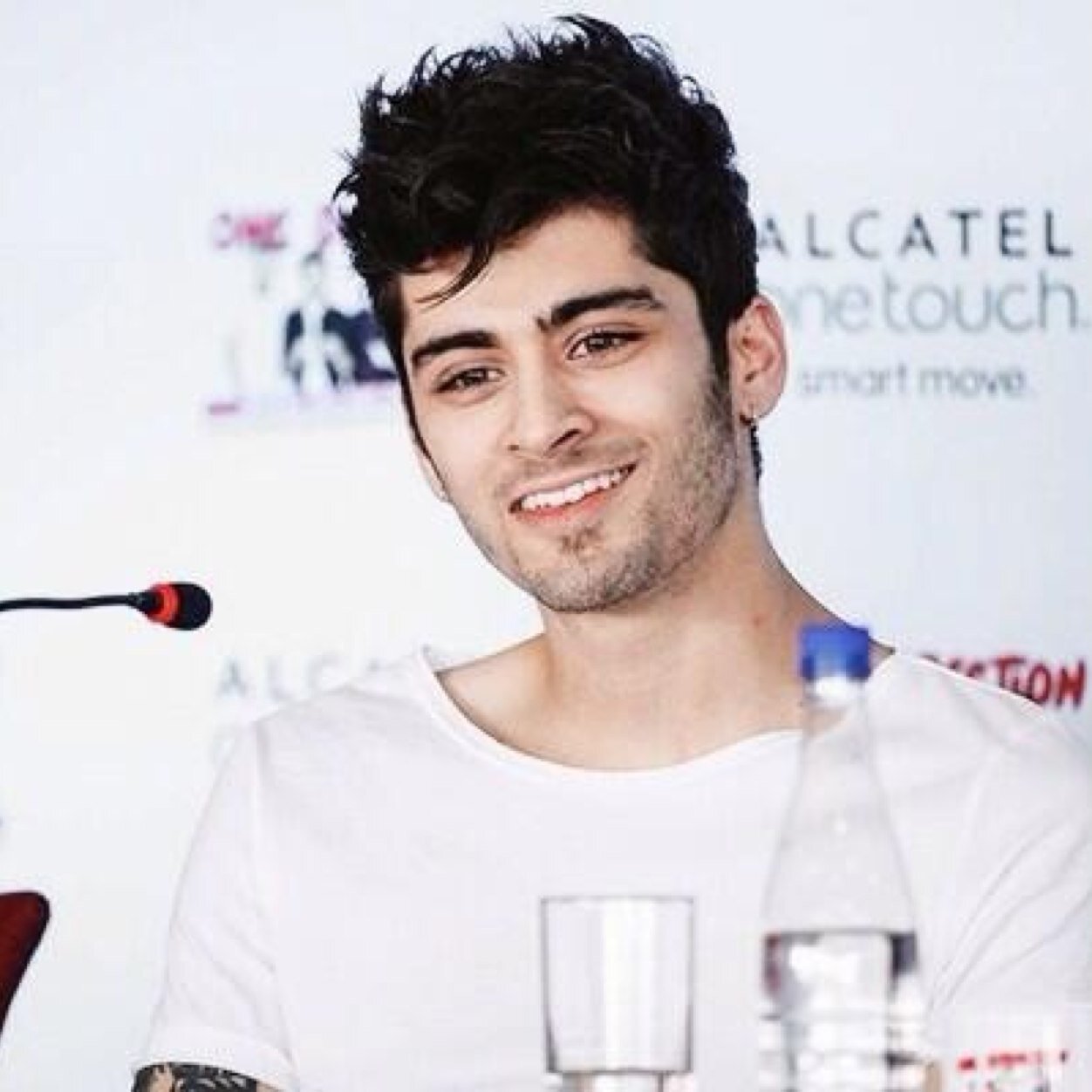 ask for a follow back on @raybanzouis