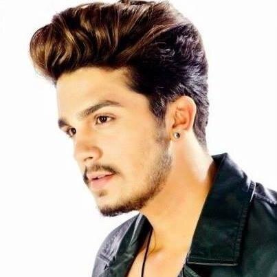 Pois só quem sonha consegue alcançar... Troco a eternidade por você,o paraíso é estar ao seu lado..♥@luansantana te vivo!!