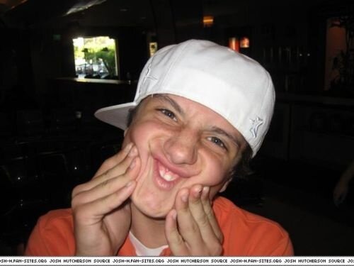 SDVpfff's profile picture. Dei follow grátis, por favor siga @whereperseu