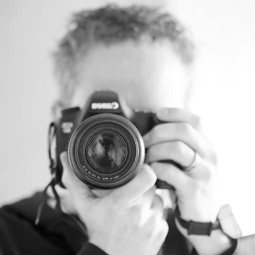 Java web developer (Angular, REST, EJB, Maven and much much more). For fun: photography and running.