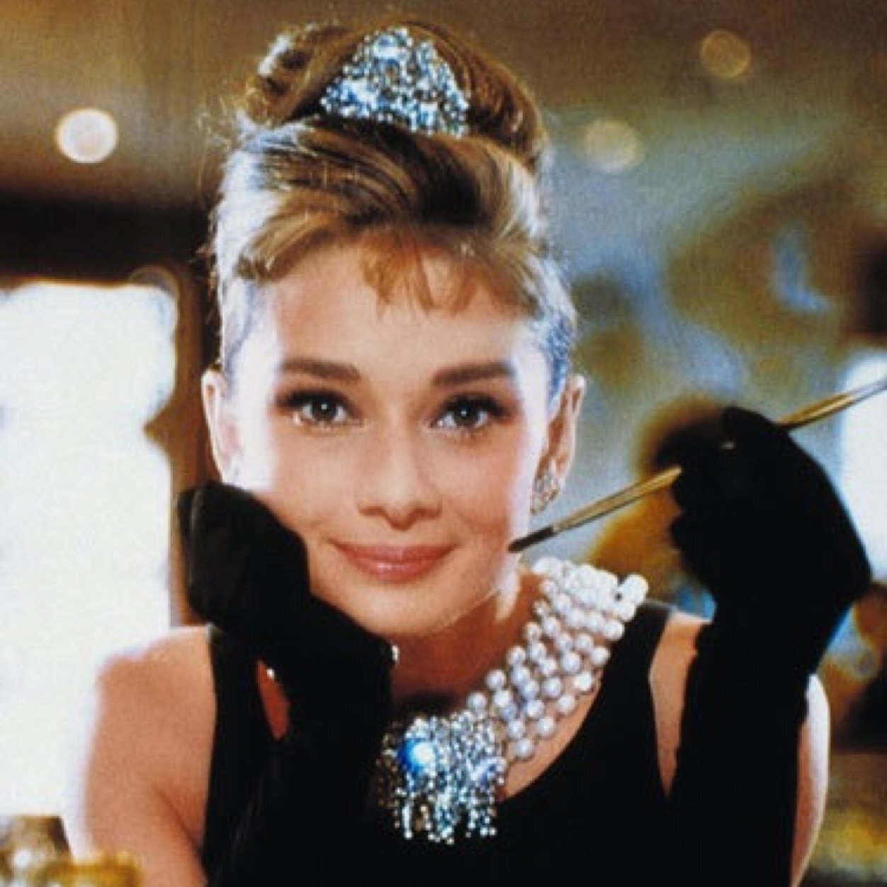 #AudreyHepburn please follow @smilerannalove