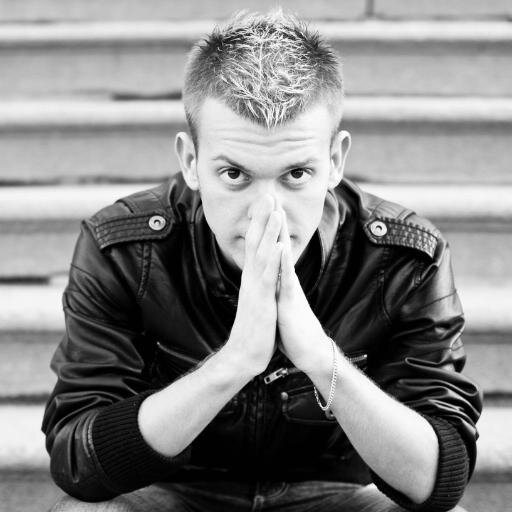 datser's profile picture. Nobody knows me...