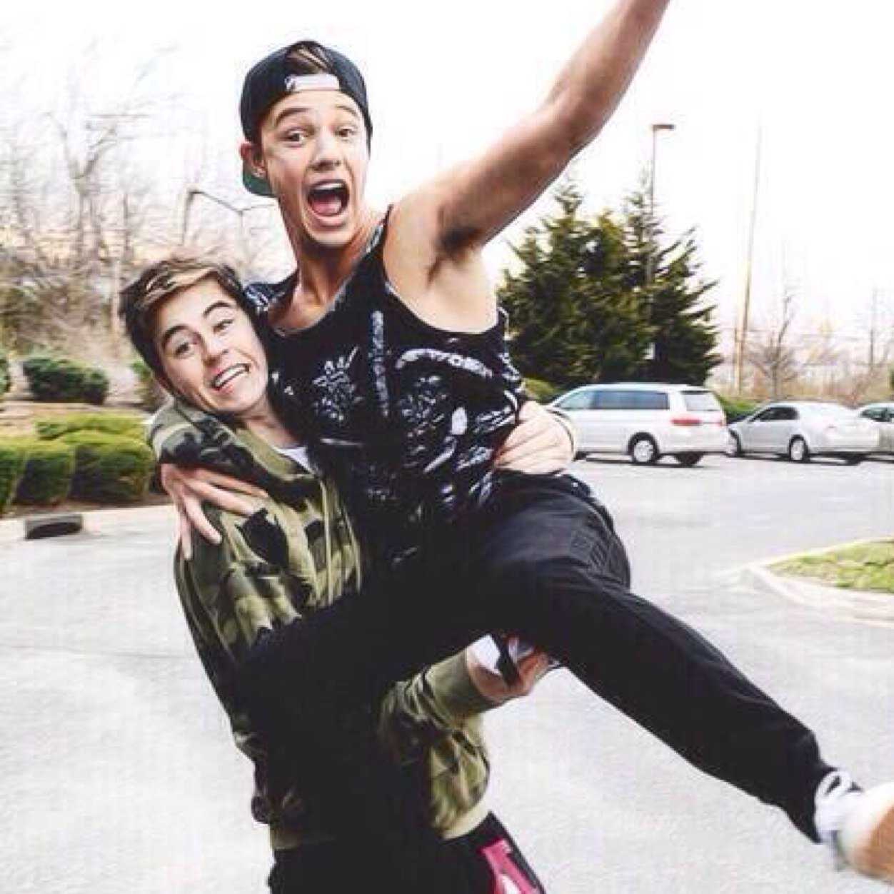 ~maya&layla~ we became best friends because of magcon✨ 0/12 chicago magcon 3-2-14