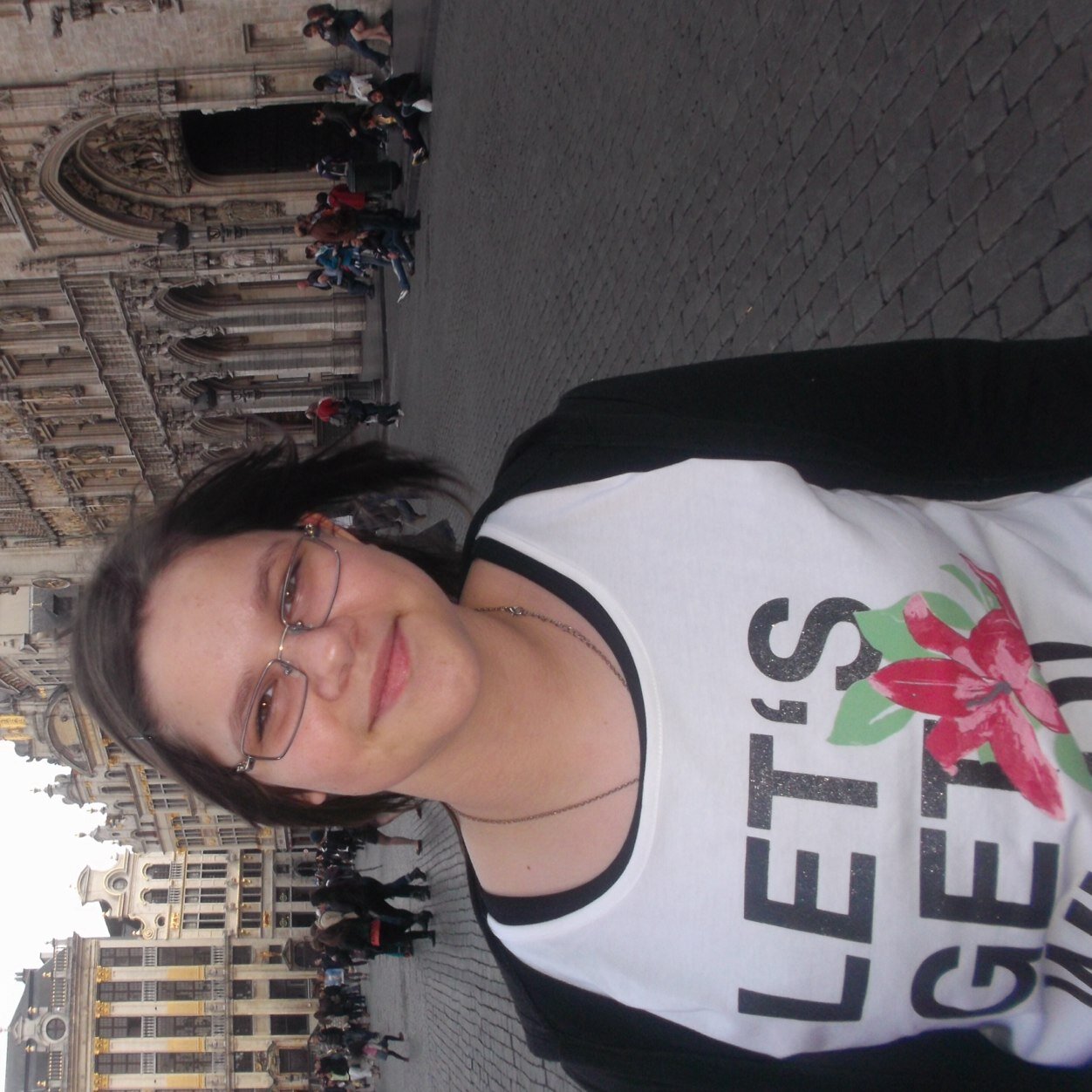Switzerland/Portugal *~*
WWAT ^-^
Anttix follows me !! :)