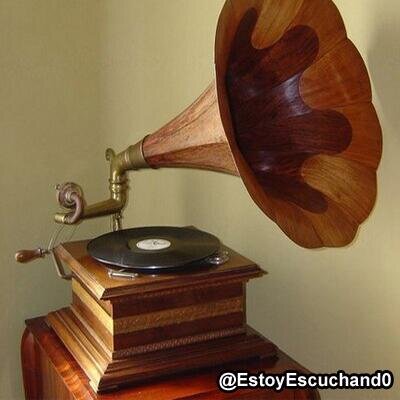 ¿Que canción estás escuchando ahora? Twitéala por aquí, sólo pon twit así: @EstoyEscuchand0 Tu canción aquí.. y la publicamos automáticamente!Si t gusta dale RT